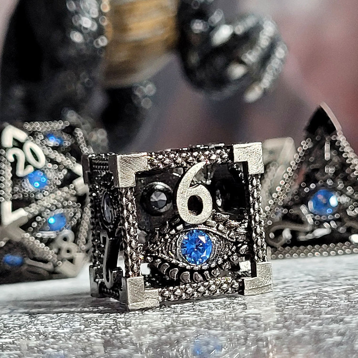 Serpent's Eye Silver Metal Dice product image